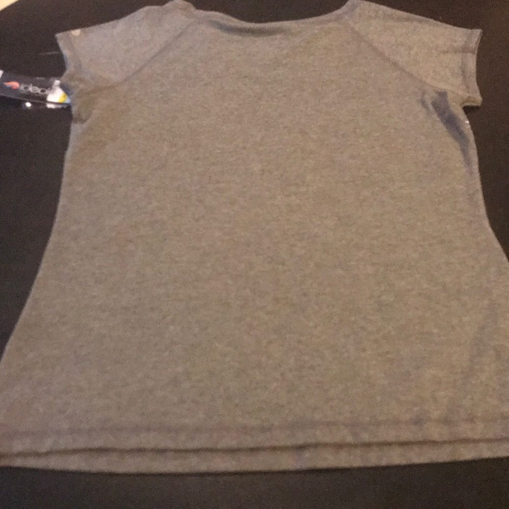 NWT Women’s Medium Gray Ideology T Shirt 👚❤️ - Picture 2 of 5